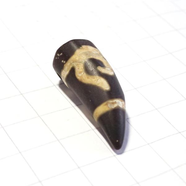 5134-《天然石　天珠》　牙型　金銭鉤天珠　約３３ｘ１２．５ｍｍ　１個 |  | 02