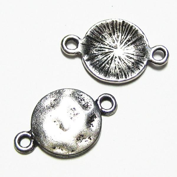 6133-《メタルチャーム・パーツ》　ラウンドコネクター　銀古美　１８x１１mm　１０個/１セット | 