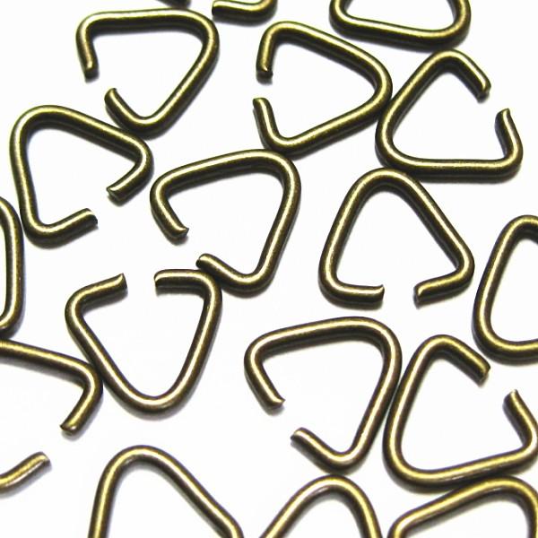 6255-【基本パーツ】　三角カン　真鍮古美　７mm　約４５個/１セット | 