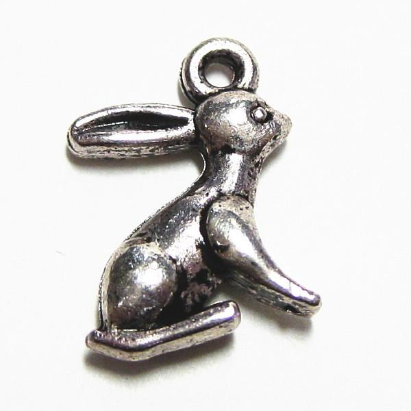 7150-《メタルチャーム・パーツ》　ウサギ　銀古美　１３．７x１１．７mm　６個/１セット | 