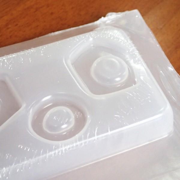 7230-《製作用道具》　流し込み用型　変形ドーナツ　プラスチック製　2.8x2.2cm/2cm/3x2.6cm　１個 |  | 01