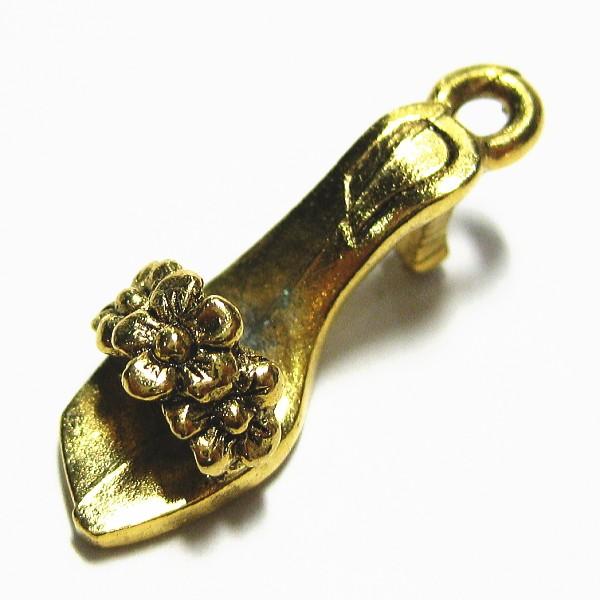7636-【ＮＹピューター】　お花のサンダル　チャーム　金古美　２０mm　５個/１セット | 