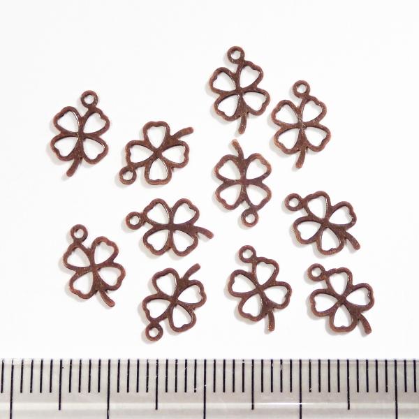 8301-《メタルチャーム・パーツ》　４つ葉のクローバー　銅古美　６ｘ１０mm　１０個/１セット |  | 01