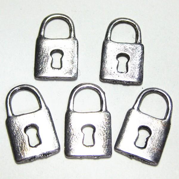 8352-《メタルチャーム・パーツ》　鍵　銀古美　１９ｘ１１mm　１０個/１セット | 