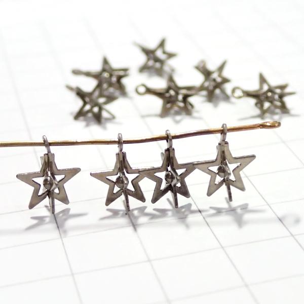 8363-《メタルチャーム・パーツ》　星　黒銀色　１１．５×９mm　１０個/１セット |  | 01