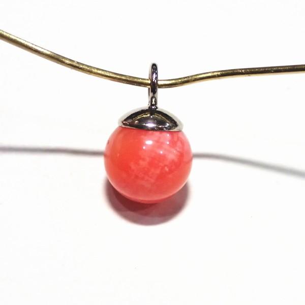 8961-《天然石いろいろ》　チャームパーツ　白珊瑚（ピンク染）　金具銀色　８mm　１個 | 