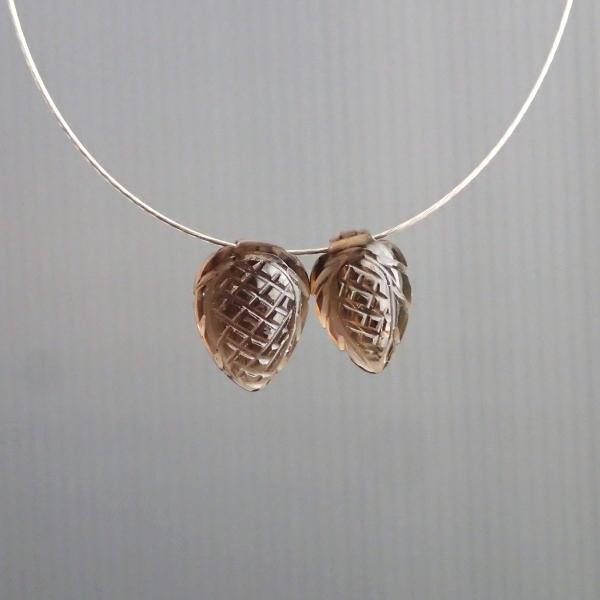 9110-《天然石トップホール》　スモーキークォーツ（特殊カービング）10.3ｘ7.1◆10.7ｘ8.2（1.0ｇ）２個/１セット |  | 03