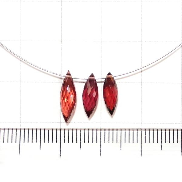 9138-《天然石Special》　ルベライト　12.9x4.1ｍｍ／10.9x4.2ｍｍ／10.6x3.9mm　計0.9ｇ　３個/１パック |  | 01