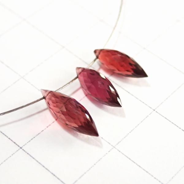 9138-《天然石Special》　ルベライト　12.9x4.1ｍｍ／10.9x4.2ｍｍ／10.6x3.9mm　計0.9ｇ　３個/１パック |  | 03