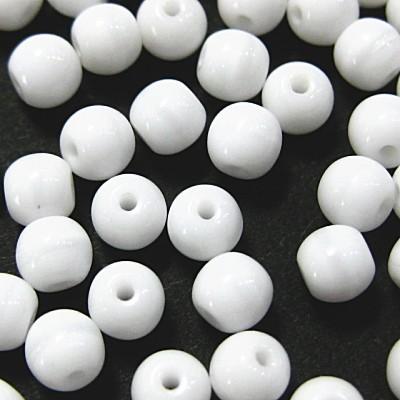 0093-4RD/0300 【チェコ４丸】 ホワイト不透明　４ミリ　100個/１パック | 