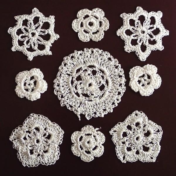 9562-〈レース/リボン〉　モチーフ　レース/アイボリー　センター５．５cm　９個/１セット | 