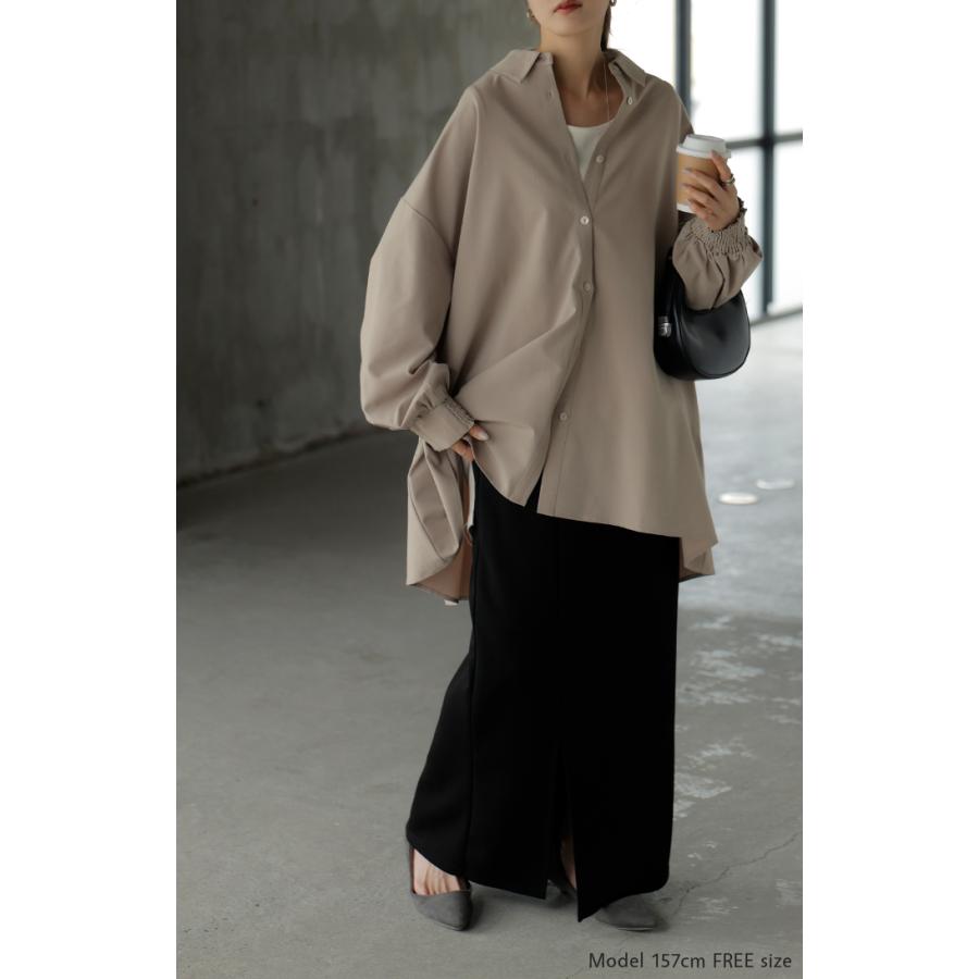 シャツ レディース バックシャン チュニック ブラウス トップス シャーリング ギャザー ロング ロングシャツ 長袖 無地 羽織 ライトアウター きれいめ ぽわん袖 | HUG.U | 23