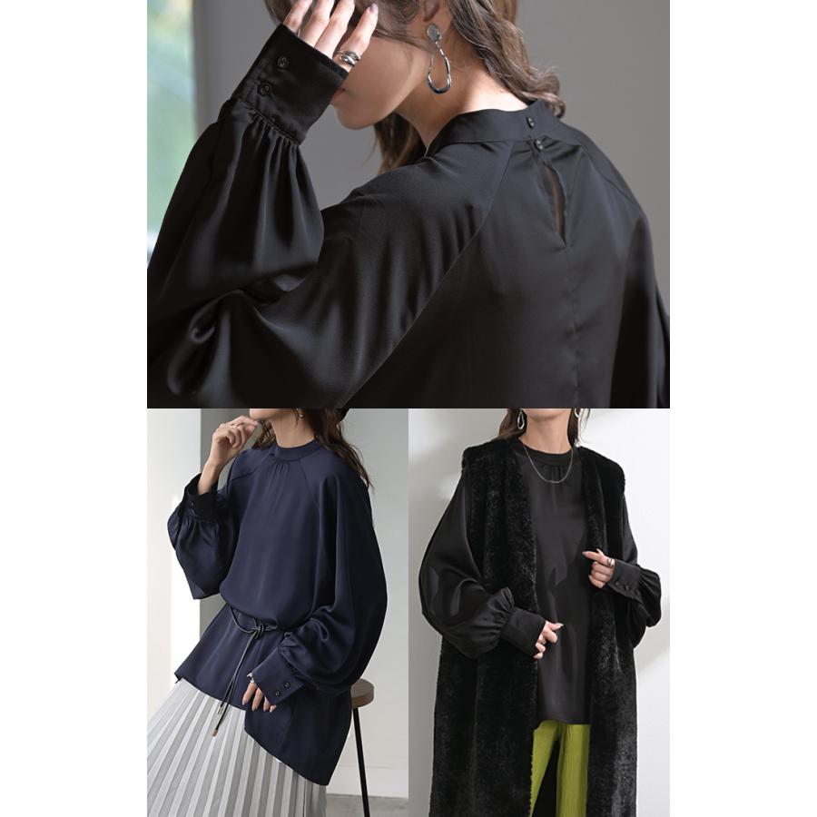 ブラウス レディース ノーカラー トップス バンドカラー シャツ ロング ロングシャツ サテン生地 長袖 無地 きれいめ ゆったり ラグランスリーブ ボリューム袖 | HUG.U | 09