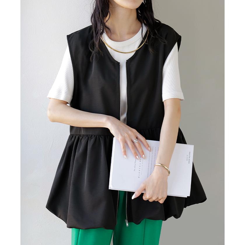 ベスト バルーン トップス レディース シワになりにくい 軽量 ジップアップ バルーンベスト 体型カバー お尻が隠れる Vネック 重ね着 レイヤード ノースリーブ | HUG.U | 05