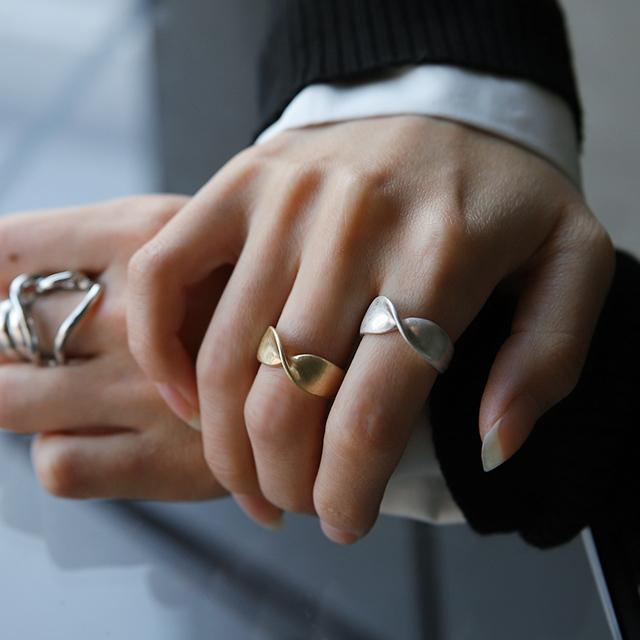 リング レディース 指輪 マット シンプル ウェーブ 重ね付け ヴィンテージ調 | HUG.U | 04