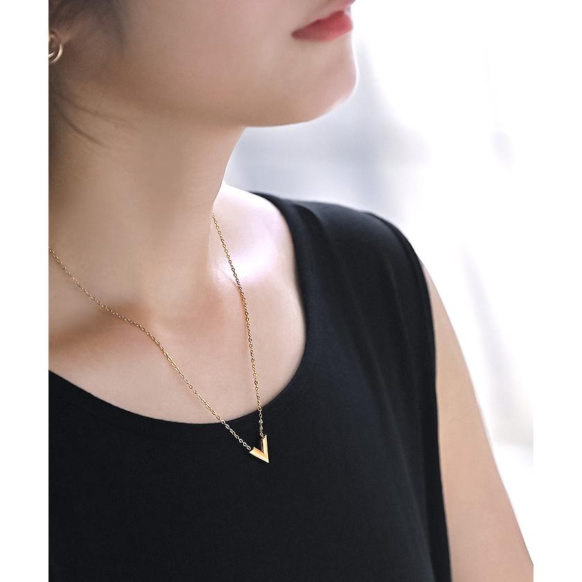 HUG.U（ハグユー） ネックレス V字 ロゴ モチーフ レディース