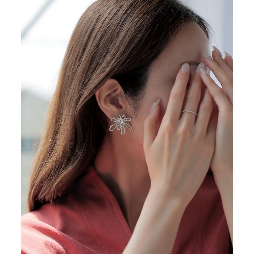 ピアス 花 モチーフ デザイン アクセサリー レディース アクセ 大ぶり 大きめ 花びら フラワー ぷっくり おしゃれ きれいめ ニュアンス シルバーアクセサリー | HUG.U | 12
