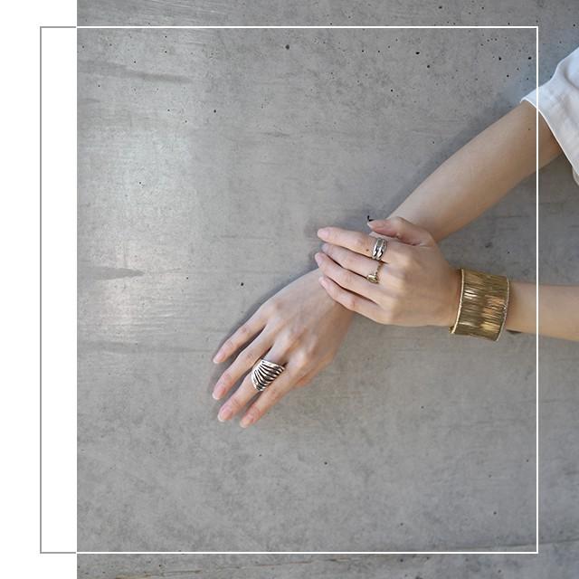 バングル 太め レディース アクセサリー アクセ ブレスレット ブレス ゴールド シルバー メタル シンプル 太い きれいめ 上品 大人 ジュエリー 調節可能 Tatoo160 Hug U ハグユー 通販 Yahoo ショッピング