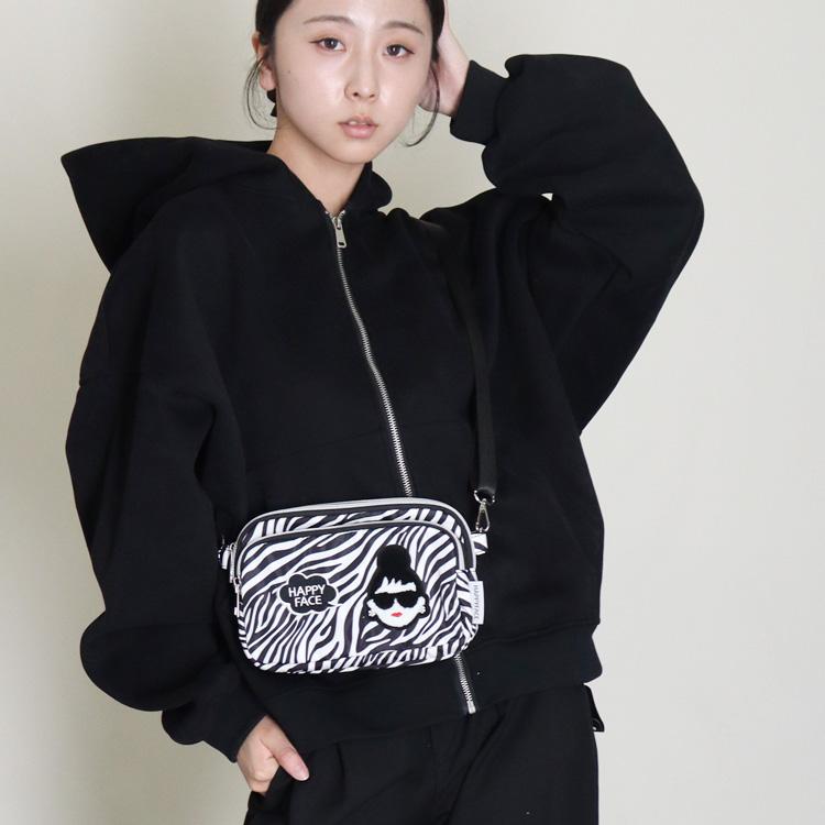 ショルダーバッグ HAPPY FACE EMMA 相良刺繍 お顔 サングラス LADY 撥