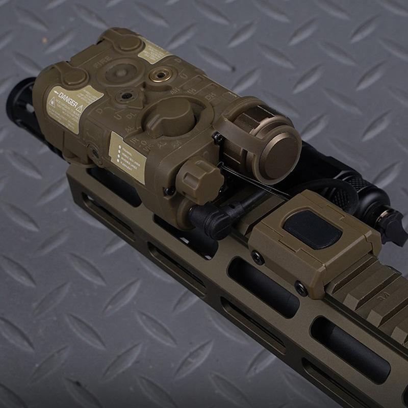 WoSporT Modliteスタイル モジュラースイッチ PEQ/2.5mmプラグ (M-LOK/Picatinny対応) Tan ...