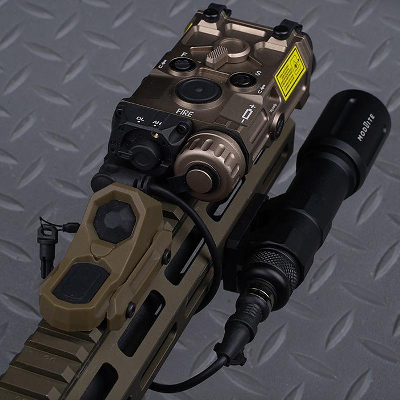 実物 UNITY TACTICAL AXON FDE ライト レザー スイッチ Unity AXON Remote Switch For Streamlight Weaponlights FDE On