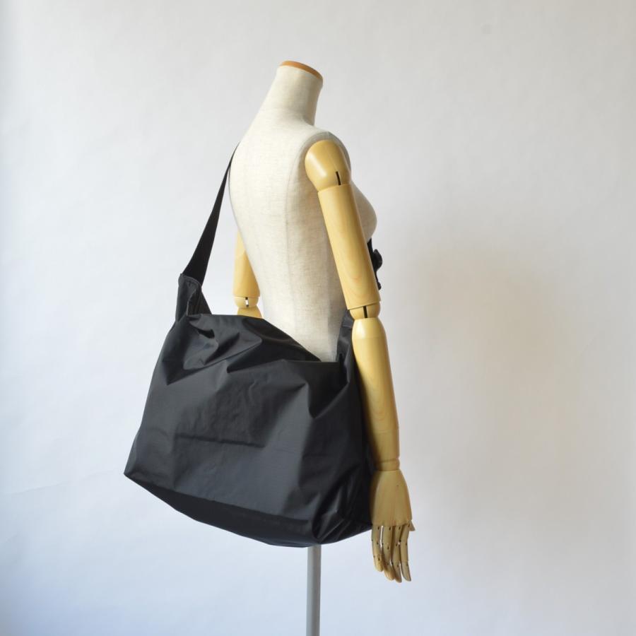 20/80｜トゥエンティーエイティー TWENTY EIGHTY rip stop nylon messenger bag/S022 |  | 02