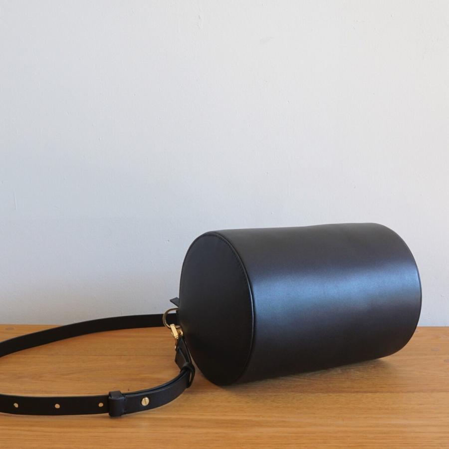 BUILDING BLOCK / ビルディングブロック | MINI CYLINDER DUFFEL ショルダーバッグ | ブラック | レディース BUILDING BLOCK/ビルディングブロック・Mini Cylinder Duffel : Here