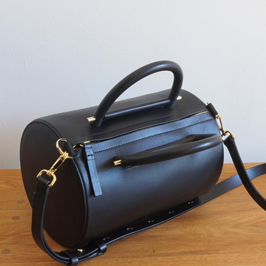BUILDING BLOCK / ビルディングブロック | MINI CYLINDER DUFFEL ショルダーバッグ | ブラック | レディース BUILDING BLOCK/ビルディングブロック・Mini Cylinder Duffel : Here