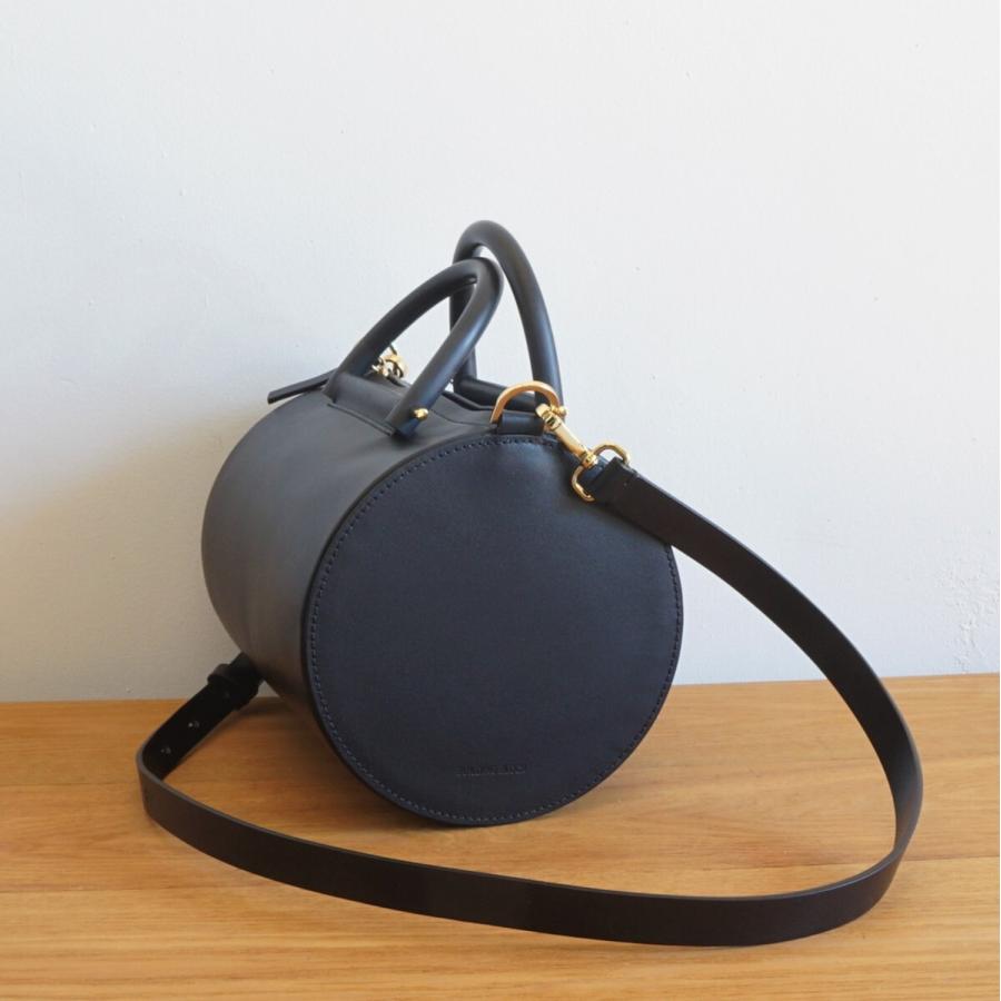 BUILDING BLOCK / ビルディングブロック | MINI CYLINDER DUFFEL ショルダーバッグ | ブラック | レディース BUILDING BLOCK/ビルディングブロック・Mini Cylinder Duffel : Here