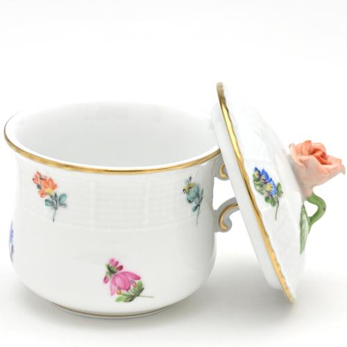 ヘレンド（HEREND） 蓋付きカップ(120cc)薔薇飾り ミルフルール(00385