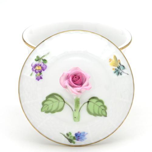 ヘレンド　ハンドメイド ヘレンド（HEREND） 蓋付きカップ(120cc)薔薇飾り ミルフルール(00385