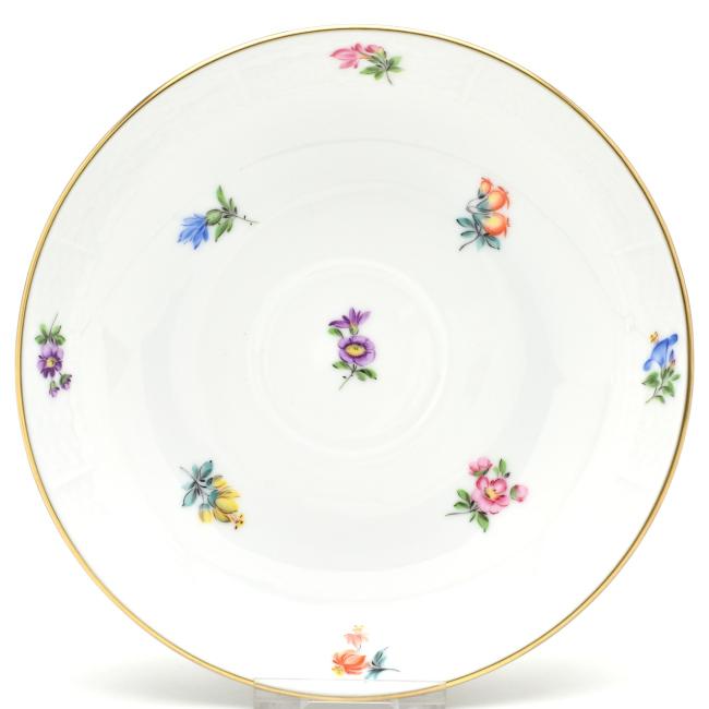 ヘレンド　ハンドメイド ヘレンド（HEREND） 蓋付きカップ(200cc)薔薇飾り＆ソーサー ミル
