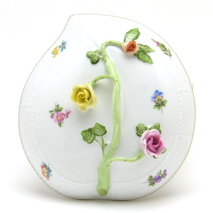 ヘレンド（HEREND） ハート形小物入れ(L)(高さ:11.5cm)薔薇と枝の飾り