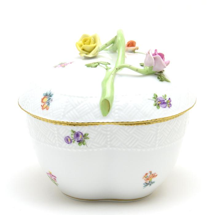 ヘレンド(Herend) ハート形小物入れ(L)(高さ:11.5cm)薔薇と枝の飾り ミルフルール(06000/MF) ハンドメイド 磁器製 ボンボン入れ 送料無料 ギフト包装無料 新品の画像