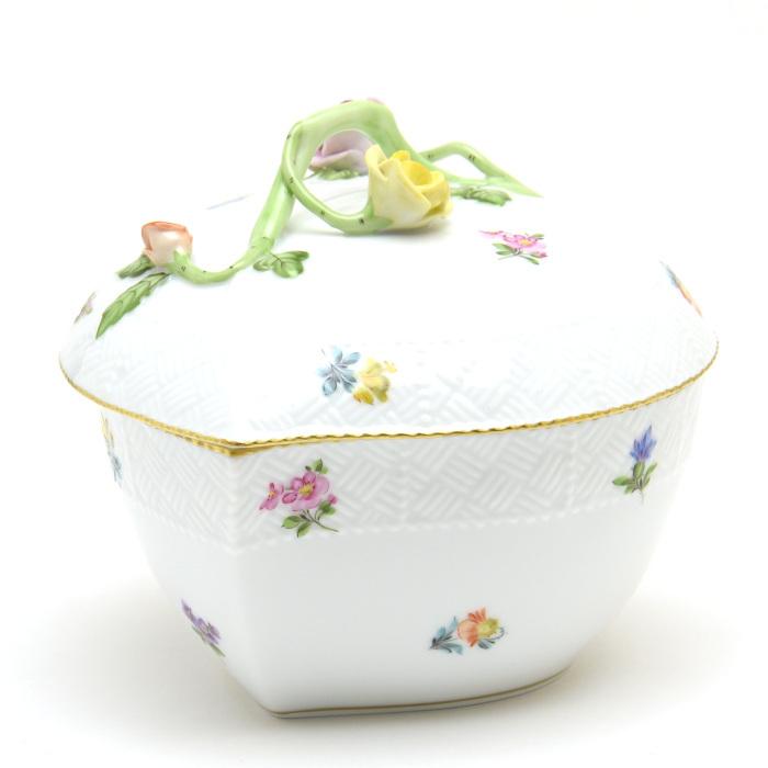 ヘレンド(Herend) ハート形小物入れ(L)(高さ:11.5cm)薔薇と枝の飾り ミルフルール(06000/MF) ハンドメイド 磁器製 ボンボン入れ 送料無料 ギフト包装無料 新品の画像