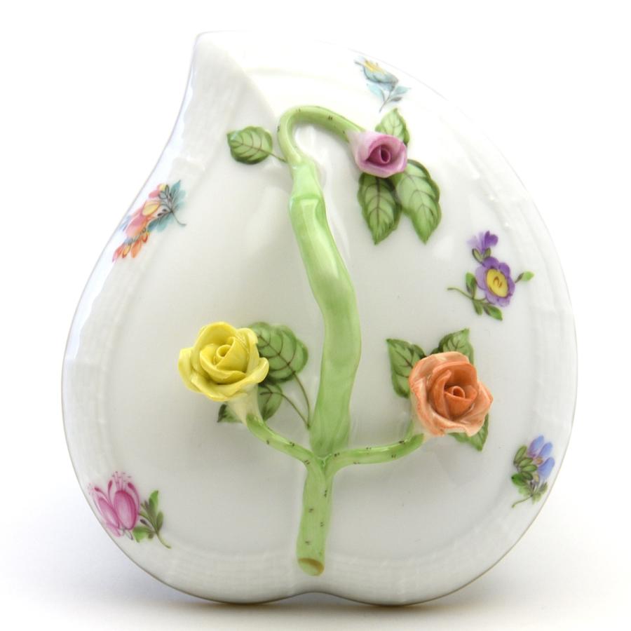 ヘレンド ハート形小物入れ(M) ミルフルール 薔薇と枝飾り ヘレンド ハート形小物入れ(M) ミルフルール 薔薇と枝飾り