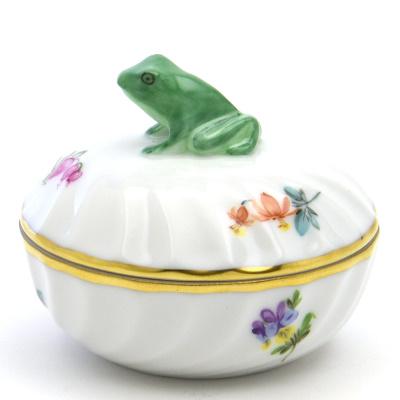 ヘレンド（HEREND） 丸形小物入れ(高さ:5.8cm)雨蛙飾り ミルフルール