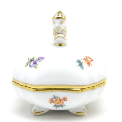 ヘレンド ミルフルール ハート形小物入れ 豚飾り 手描き 磁器製 ヘレンド ミルフルール ハート形小物入れ 豚飾り 手描き 磁器製