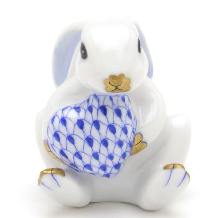 ヘレンド（HEREND） うさぎ置物(高さ:5cm) ハート(ブルーの鱗模様)を 