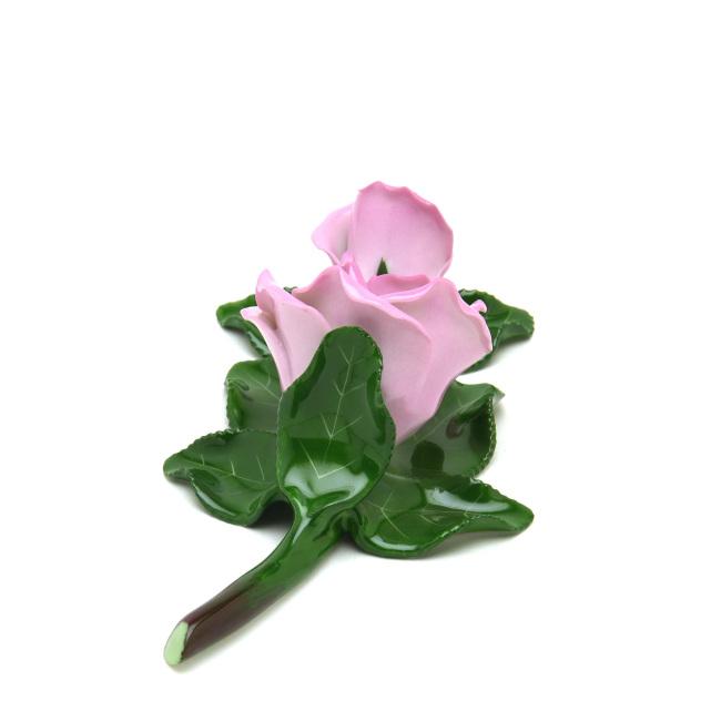 ヘレンド（HEREND） 葉の上の薔薇(長さ:14.5cm) ピンクの薔薇(09112 