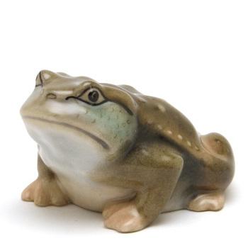 【HEREND】 カエルの置物 陶器製 ヘレンド(Herend) かえる置物(高さ:6.2cm) 透かし彫りの王冠を戴く蛙の