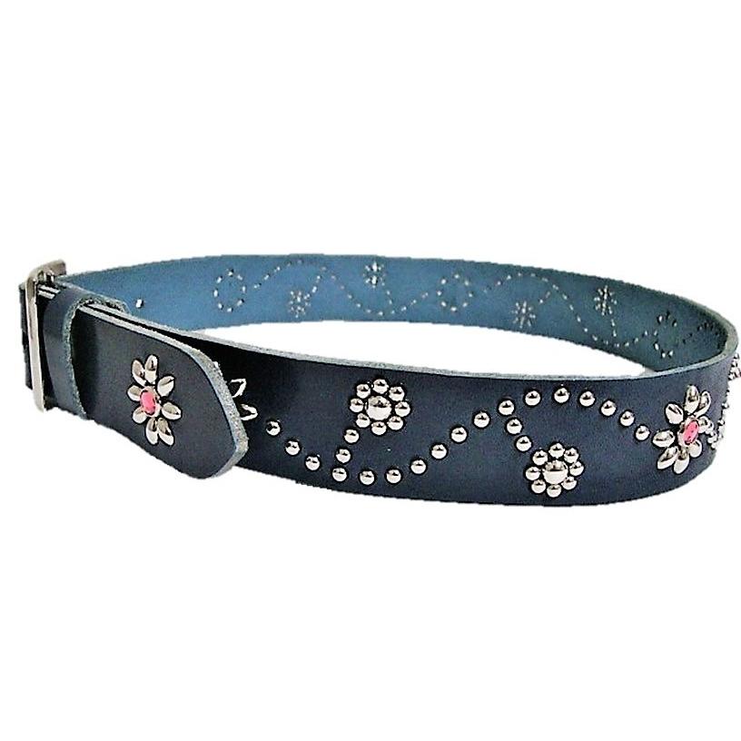 栃木レザー フラワー型スタッズベルト 黒（ターコイズスポッツ）一枚革