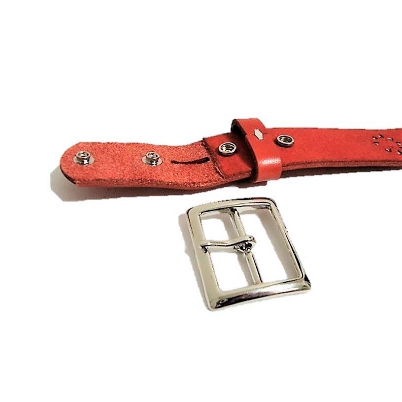 栃木レザー　フラワー型スタッズベルト　黒（クリスタルスポッツ）一枚革 栃木レザー フラワー型 スタッズベルト 黒 クリスタルスポッツ