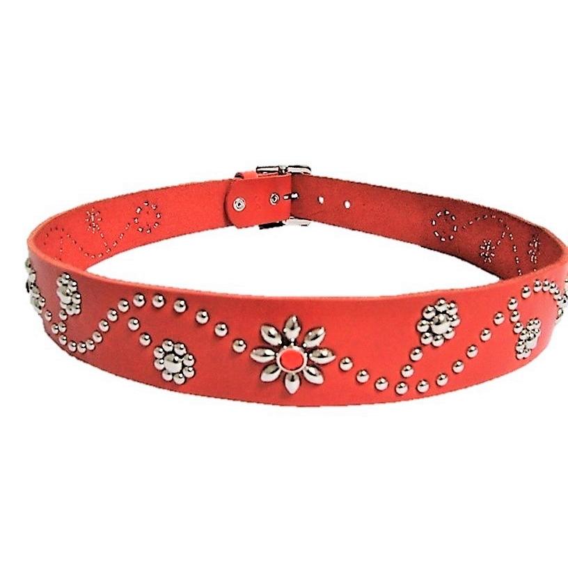 栃木レザー フラワー型 スタッズベルト 赤 レッドスポッツ 日本製