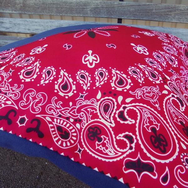 California Wave】ペイズリー柄 クッション レッド ヌードクッション