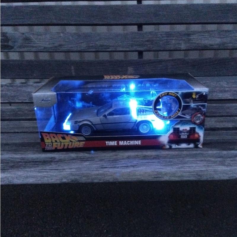 JADA 1/24 バック・トゥ・ザ・フューチャー 1 デロリアン ミニカー LEDライト付き ダイキャスト ミニカー ジャダ アメリカ映画 コレクターズアイテム |  | 01