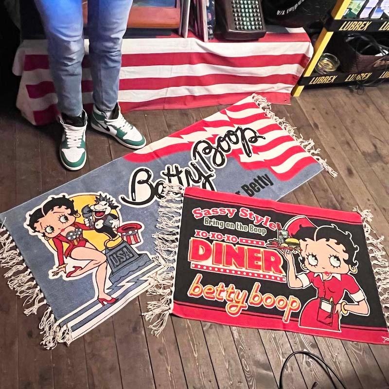 BETTY BOOP（ベティ ブープ） レターパックプラス対応 フロアマット