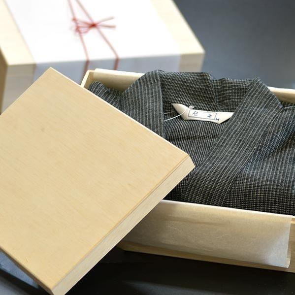 甚平 しじら織り 木箱 入り プレゼント 実用的 父の日ギフト 父の日 早割 甚平 誕生日 メンズ パジャマ 寝巻 大きいサイズ 男性 じんべい 上下セット 木箱 竹籠 A18 5609set 部坂呉服店 通販 Yahoo ショッピング