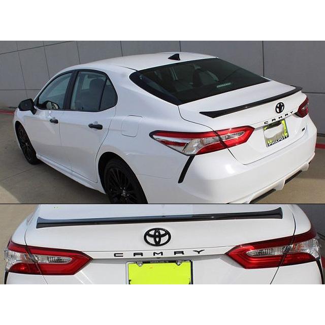 北米トヨタディーラー 金属製エンブレム 幅広いラインナップ 自動車
