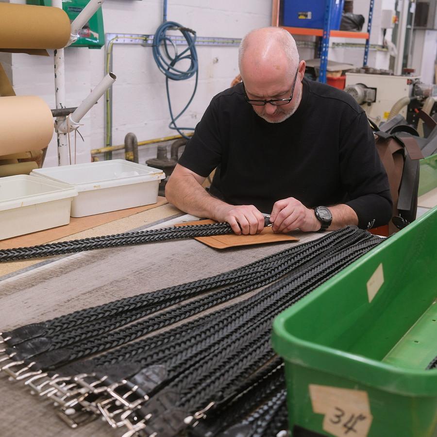 ベオーマ メッシュベルト P0300 幅34mm Beorma メッシュ プンターレ ベルト 0300 メンズ ホワイトハウスコックス の職人による |  | 12